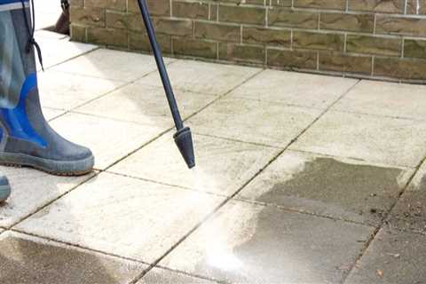 How long does it take to pressure wash 1000 square feet?