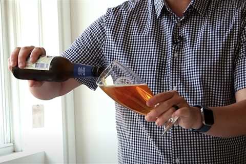 How to Pour a Beer the Right Way